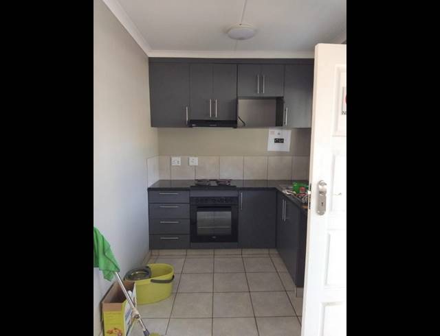 2 BEDROOM PROPERTY TO RENT IN DIE BULT